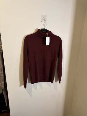 Quince Mongolian Cashmere Turtleneck Sweater in Rich Burgundy Size M NEW!